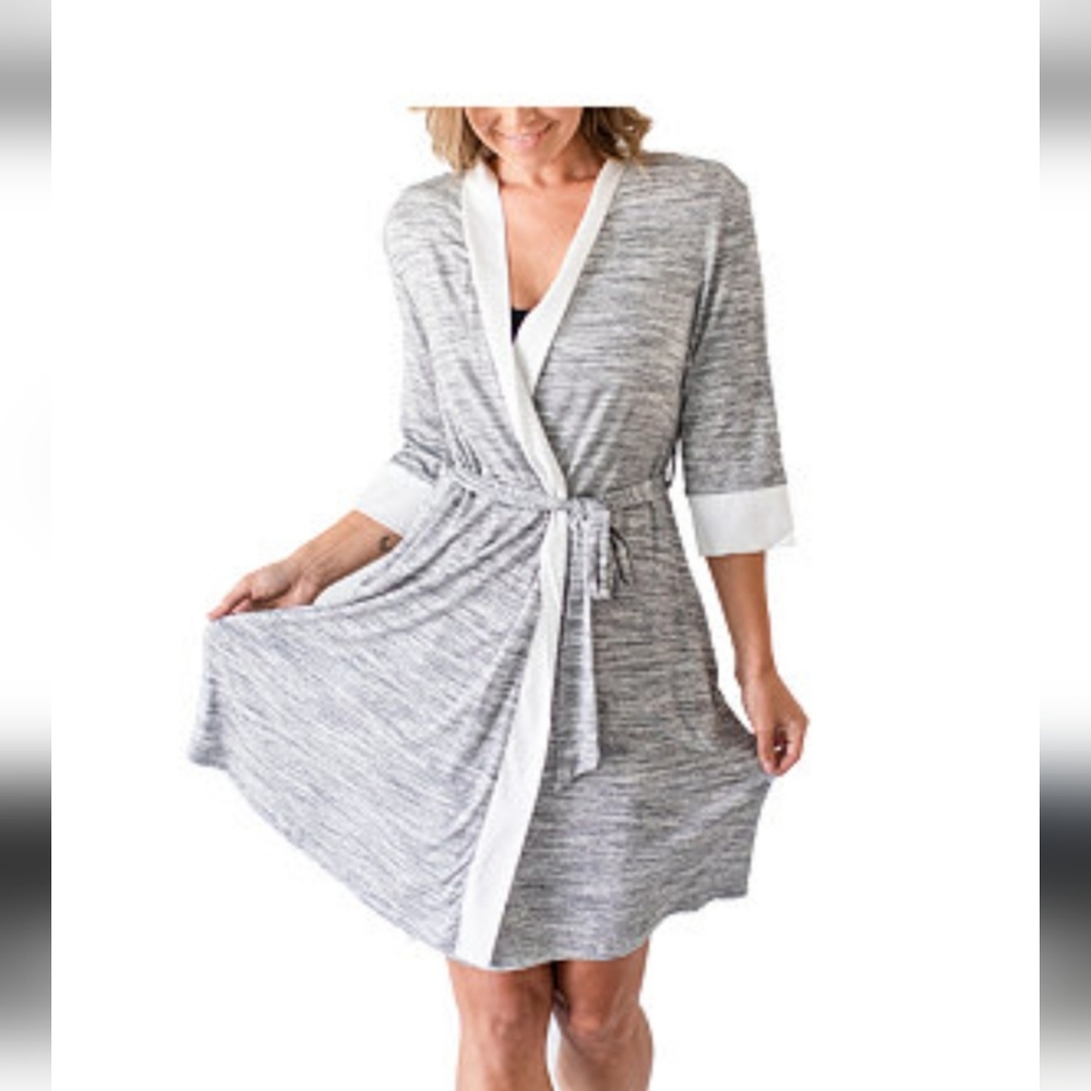 Kindred Bravely Gray Wrap Robe with White Trim Large/XL